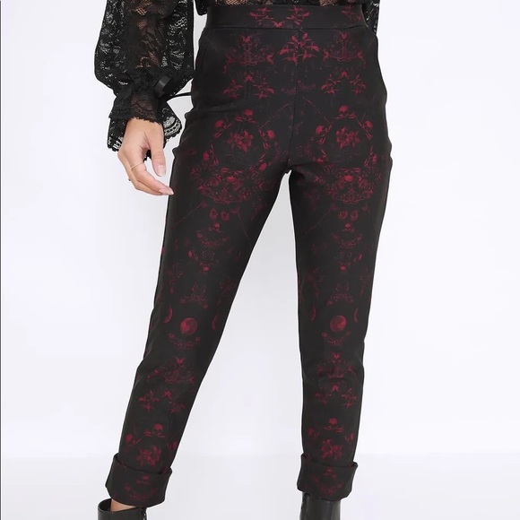 Blackmilk “DEAD PRETTY RED CUFFED PANTS” SKULLS Size Medium M NWT - Picture 6 of 16